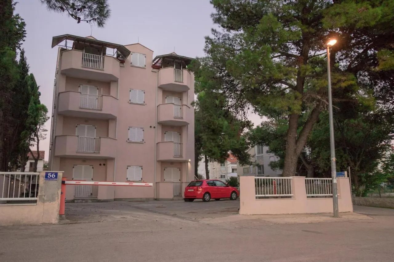 Apartment Apartman Nena Turanj